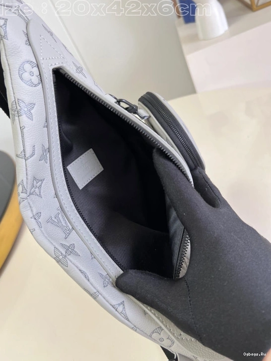 VUITTON LOUIS Duo Slingbag-20*42*6cm 0129